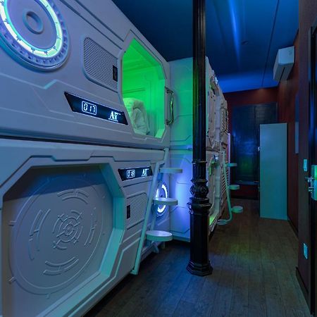 Art Seven Hostel Capsules 马德里 外观 照片