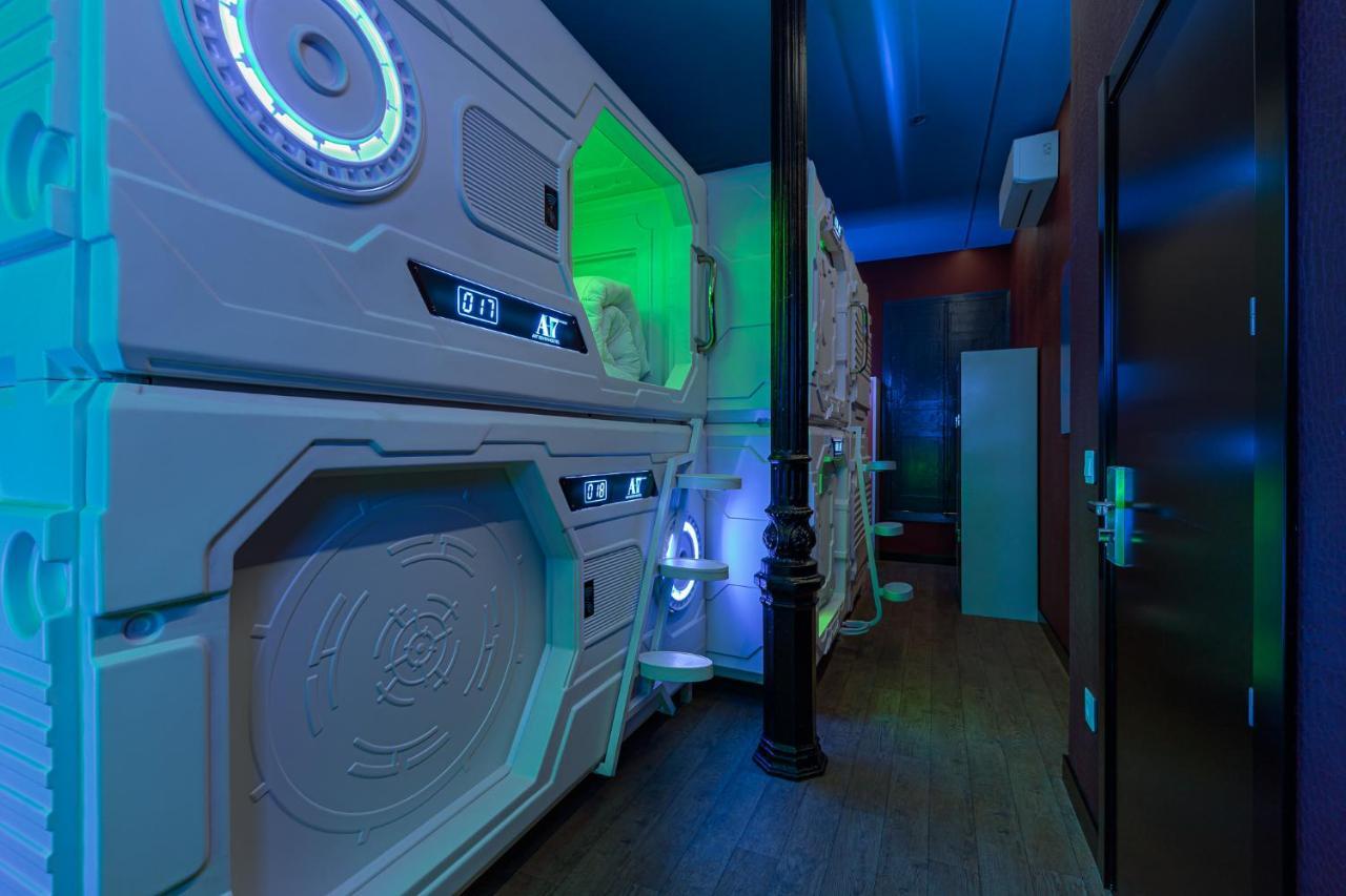Art Seven Hostel Capsules 马德里 外观 照片