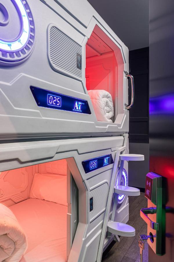 Art Seven Hostel Capsules 马德里 外观 照片