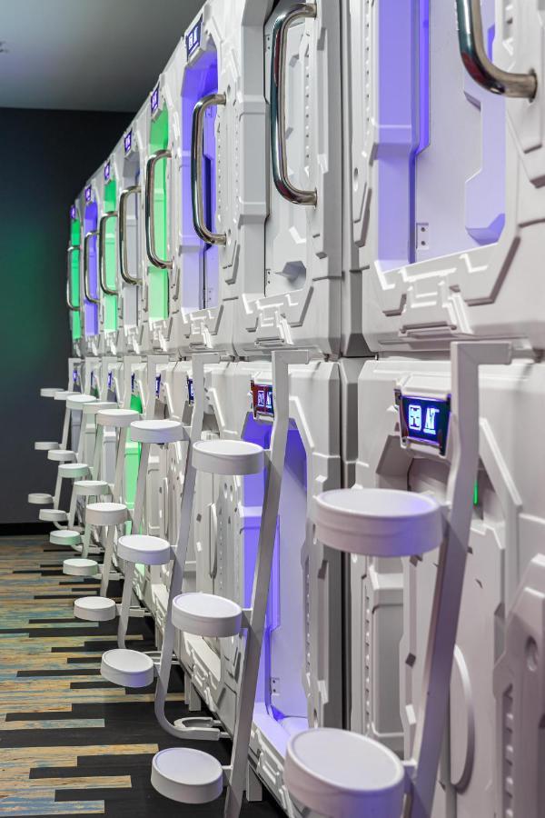 Art Seven Hostel Capsules 马德里 外观 照片