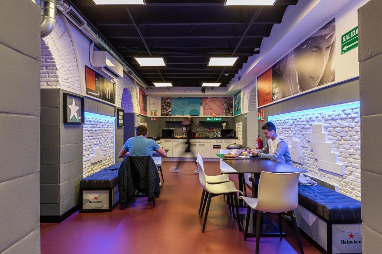 Art Seven Hostel Capsules 马德里 外观 照片