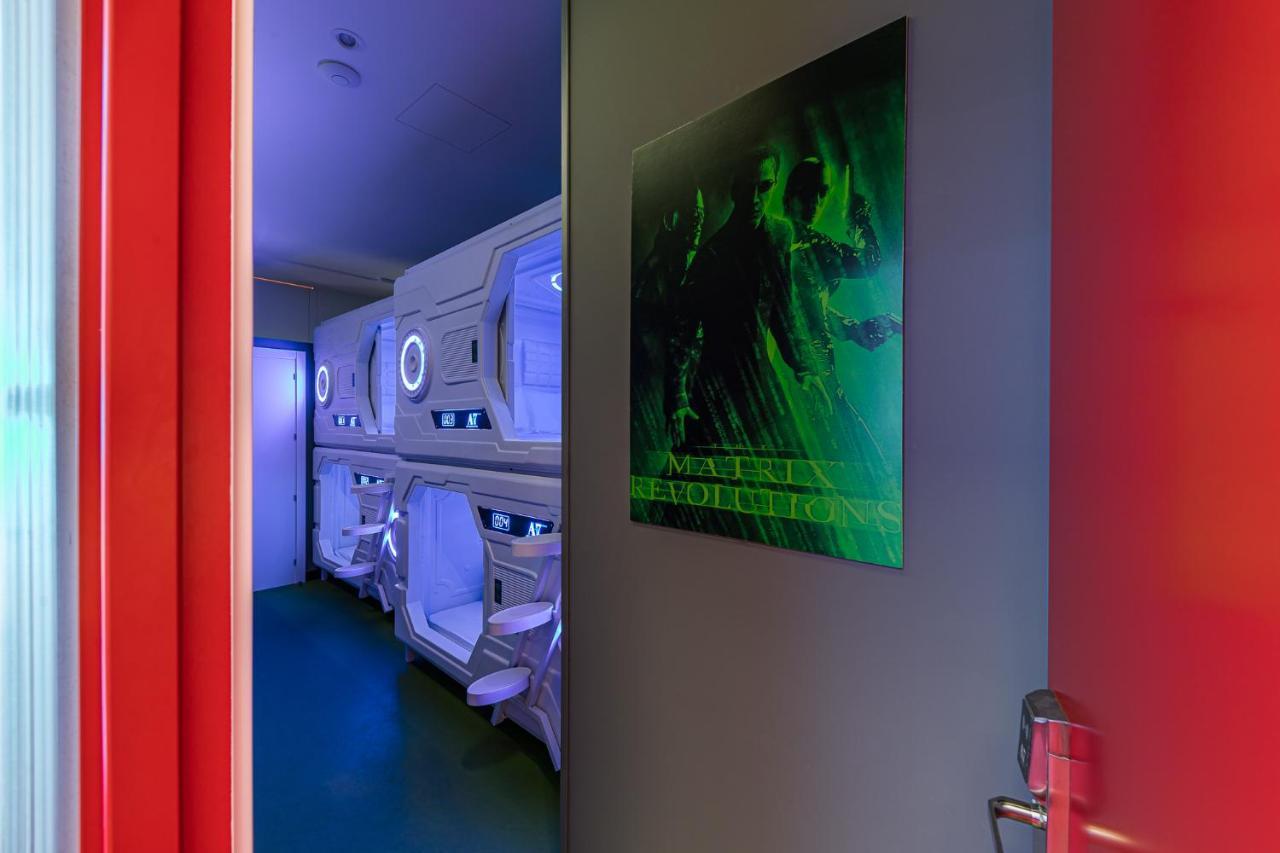 Art Seven Hostel Capsules 马德里 外观 照片