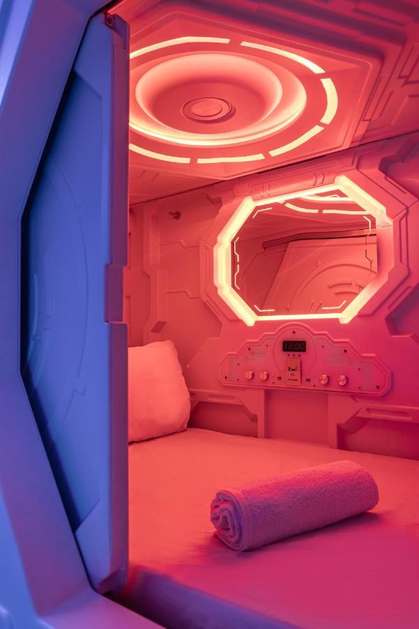 Art Seven Hostel Capsules 马德里 外观 照片