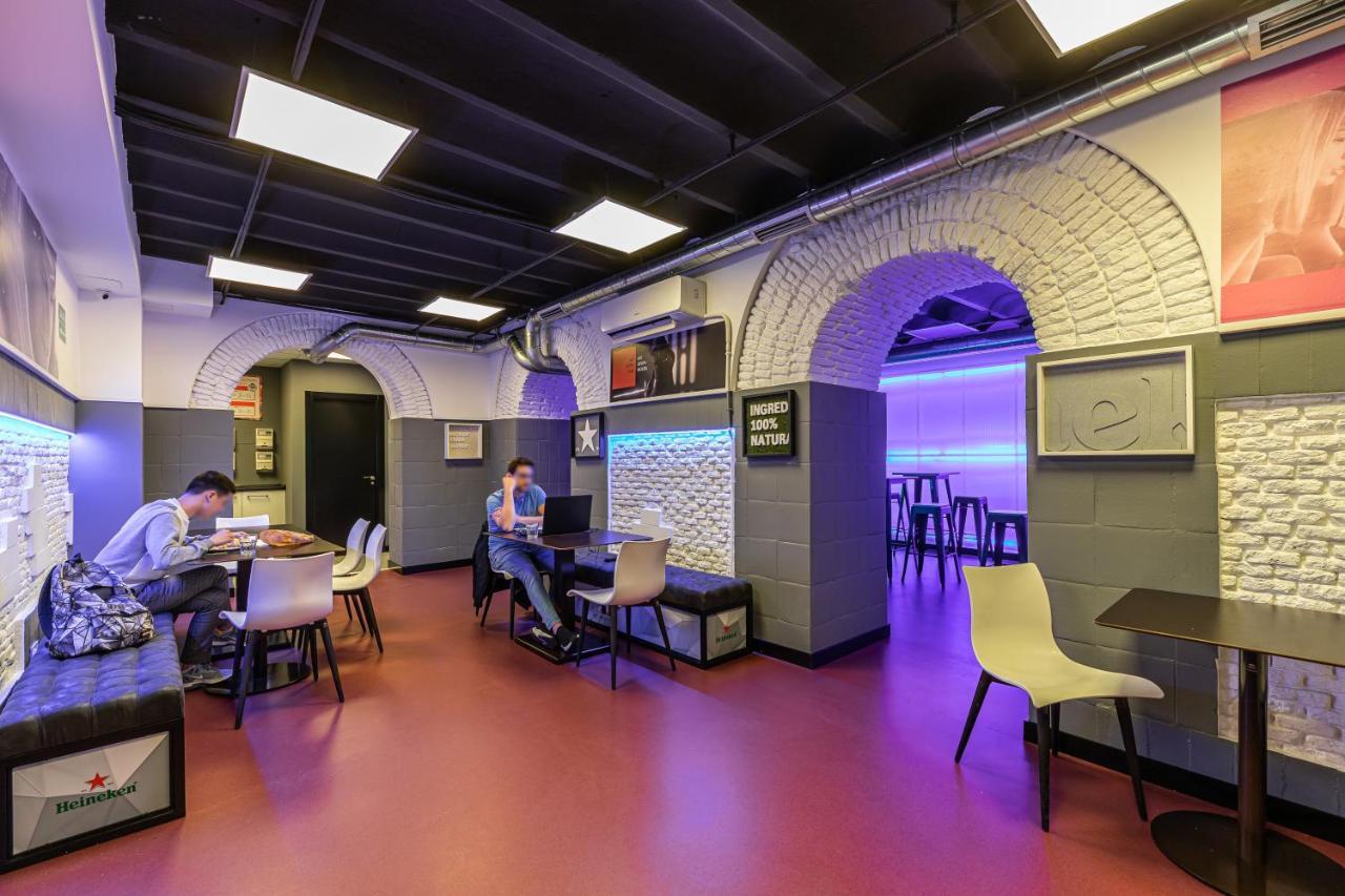 Art Seven Hostel Capsules 马德里 外观 照片