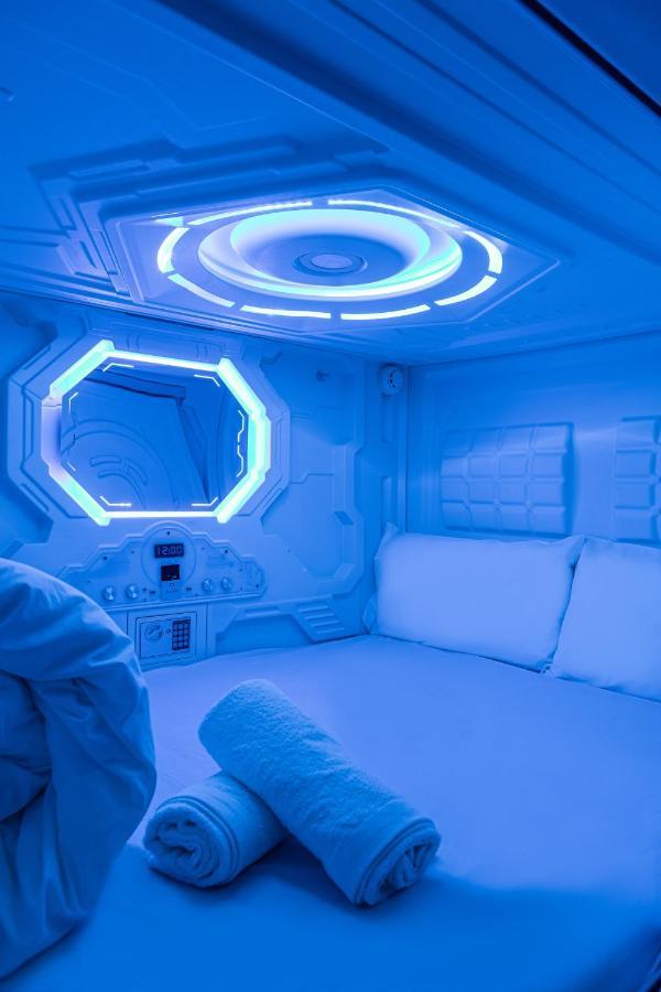 Art Seven Hostel Capsules 马德里 外观 照片