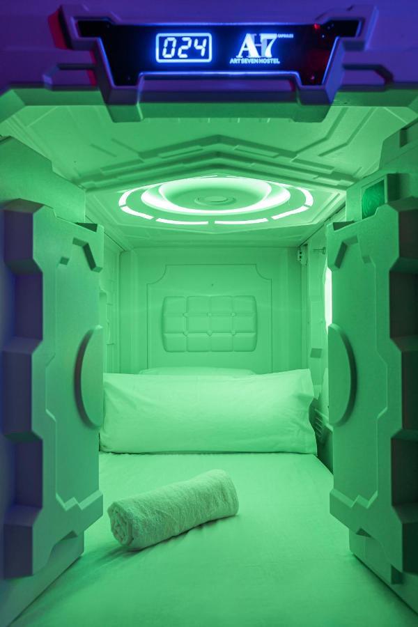 Art Seven Hostel Capsules 马德里 外观 照片