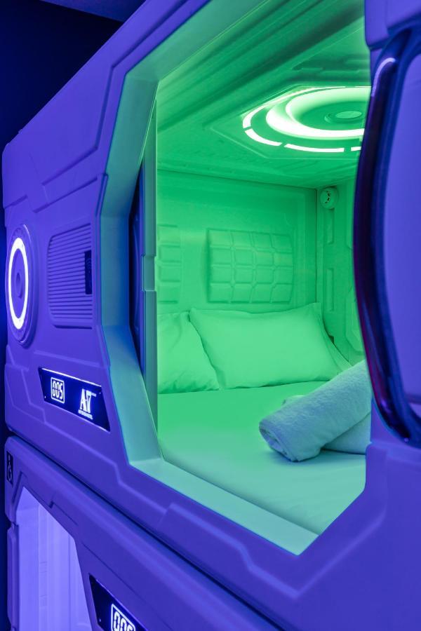 Art Seven Hostel Capsules 马德里 外观 照片